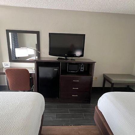Days Inn & Suites By Wyndham Monroe Buitenkant foto