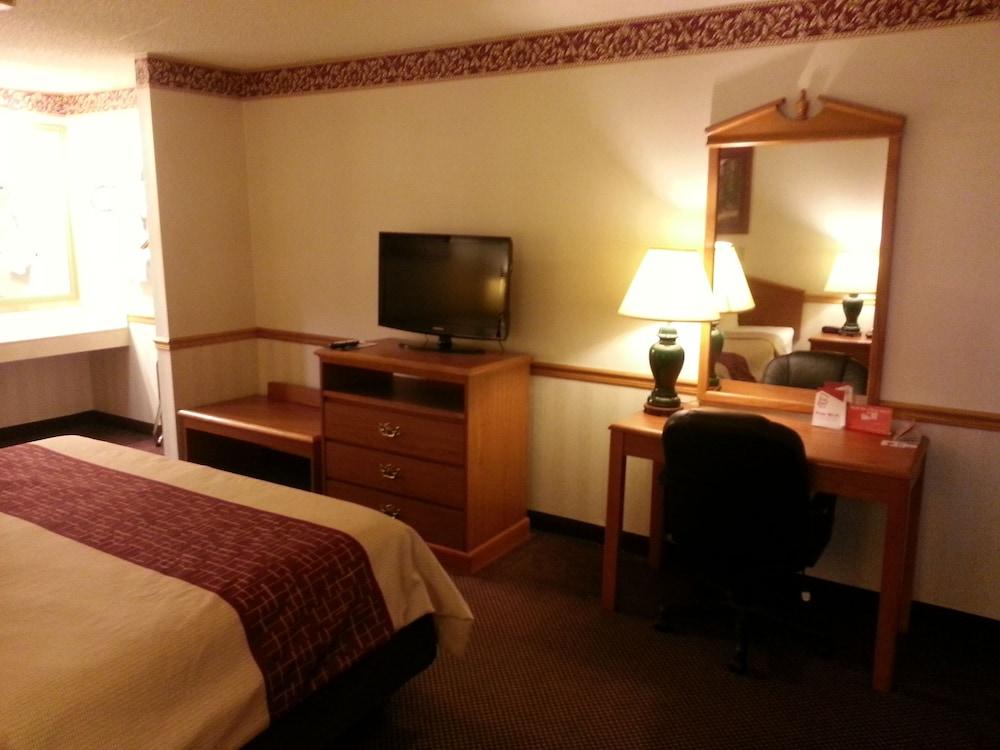 Days Inn & Suites By Wyndham Monroe Buitenkant foto