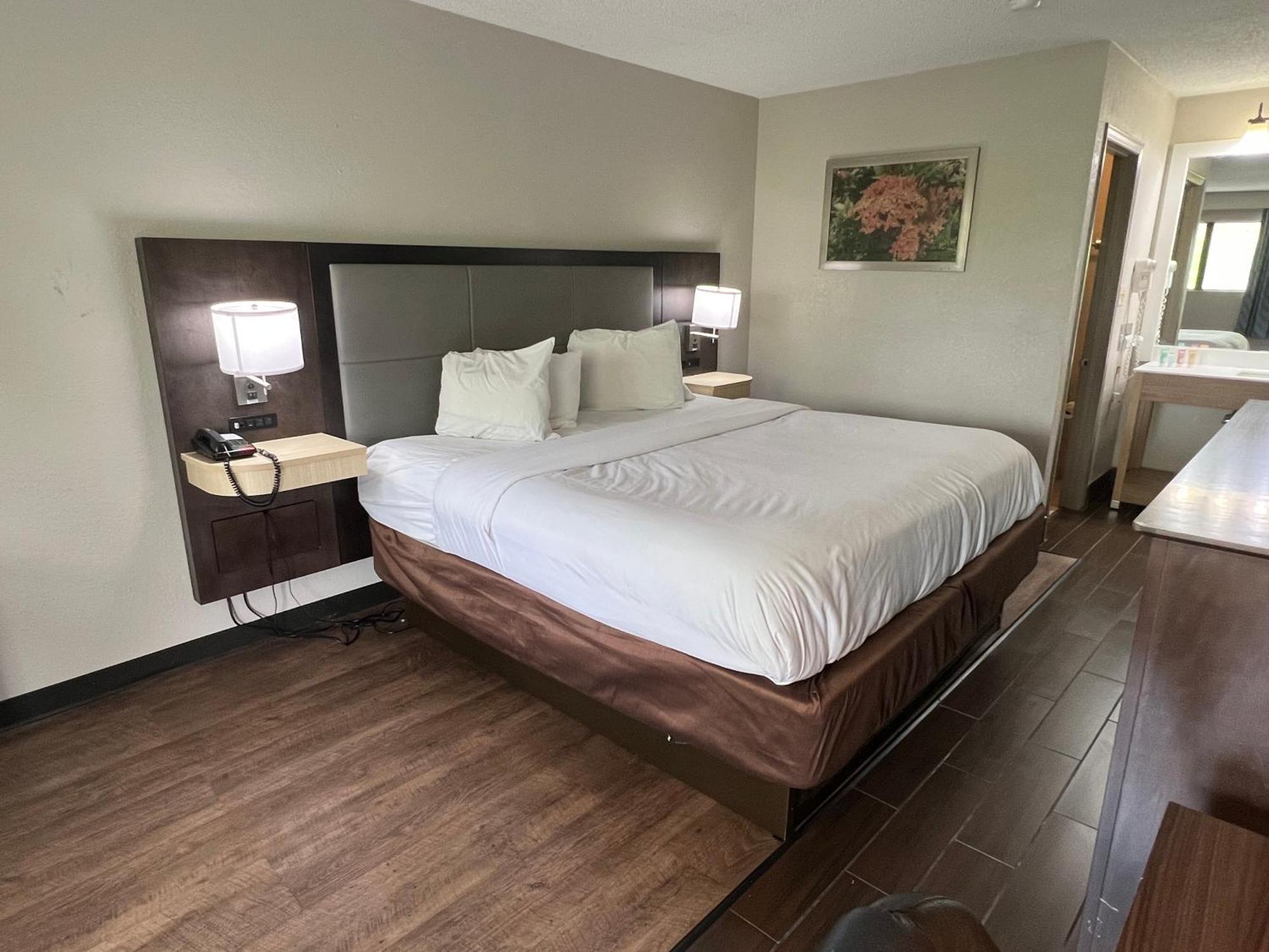 Days Inn & Suites By Wyndham Monroe Buitenkant foto