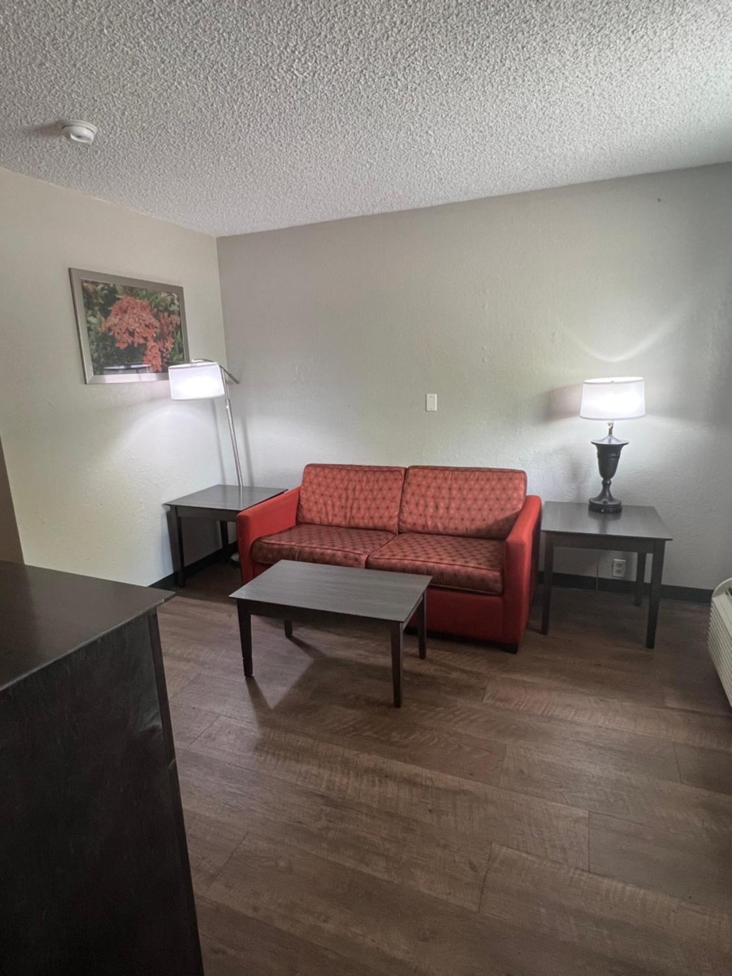 Days Inn & Suites By Wyndham Monroe Buitenkant foto