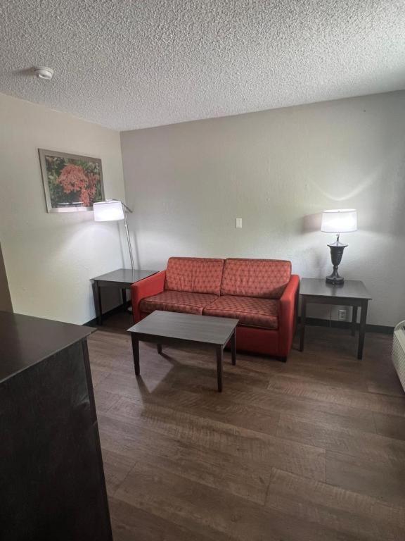 Days Inn & Suites By Wyndham Monroe Buitenkant foto