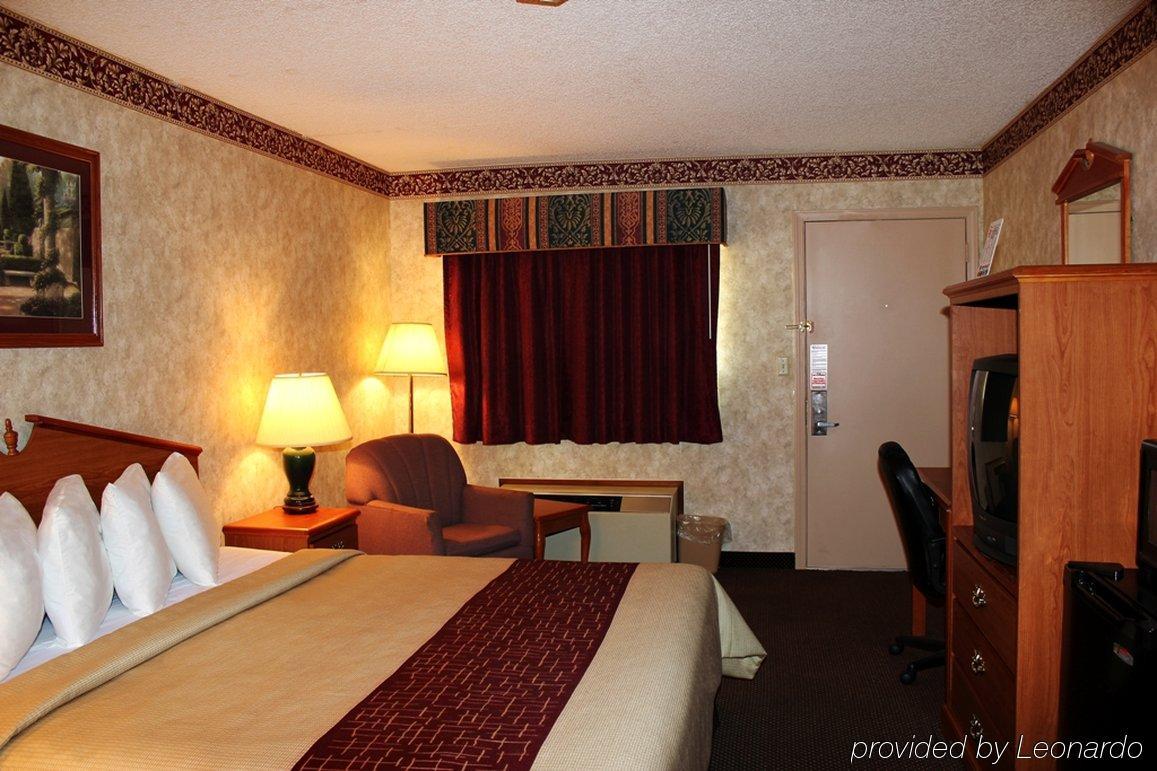 Days Inn & Suites By Wyndham Monroe Kamer foto