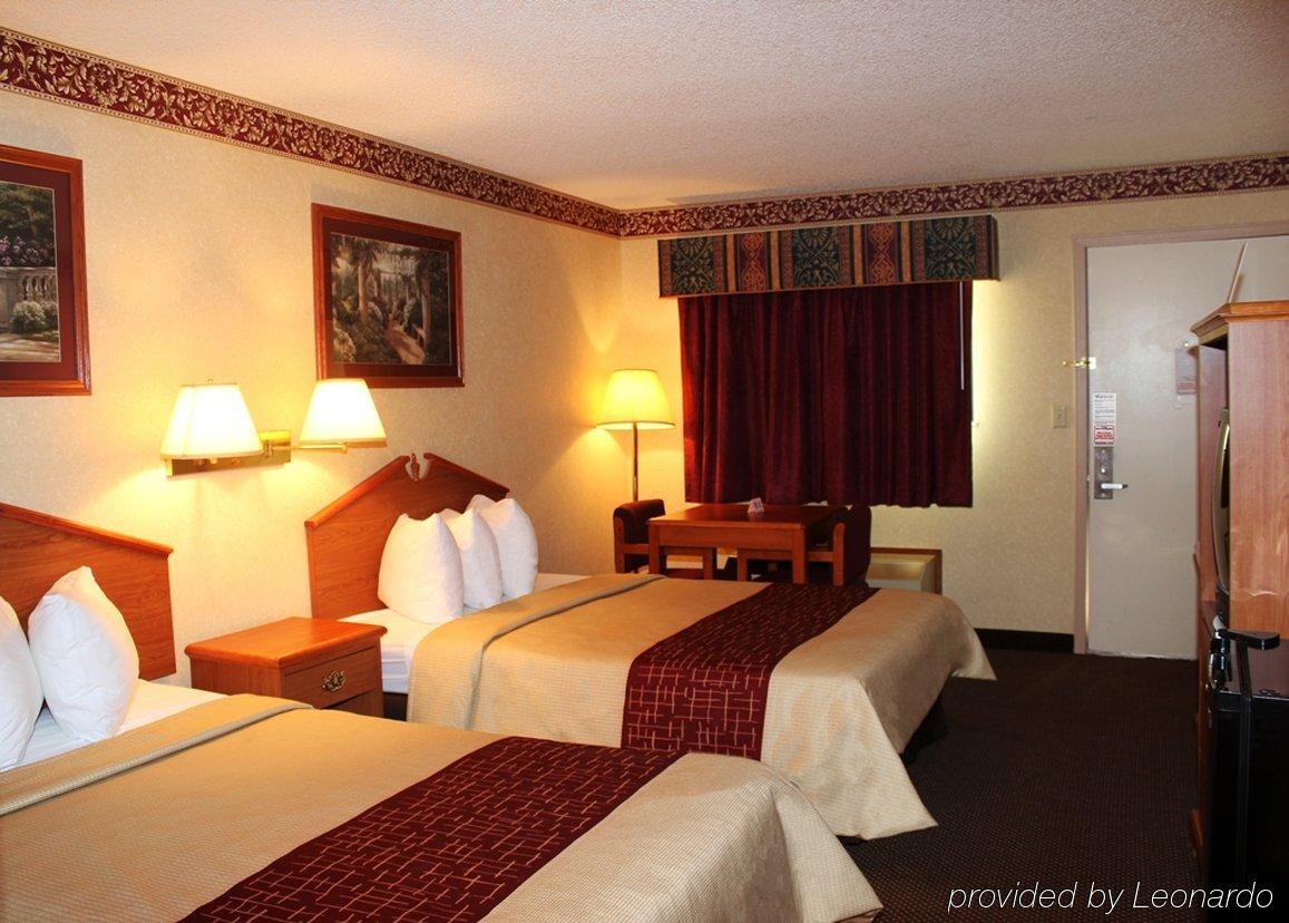 Days Inn & Suites By Wyndham Monroe Kamer foto