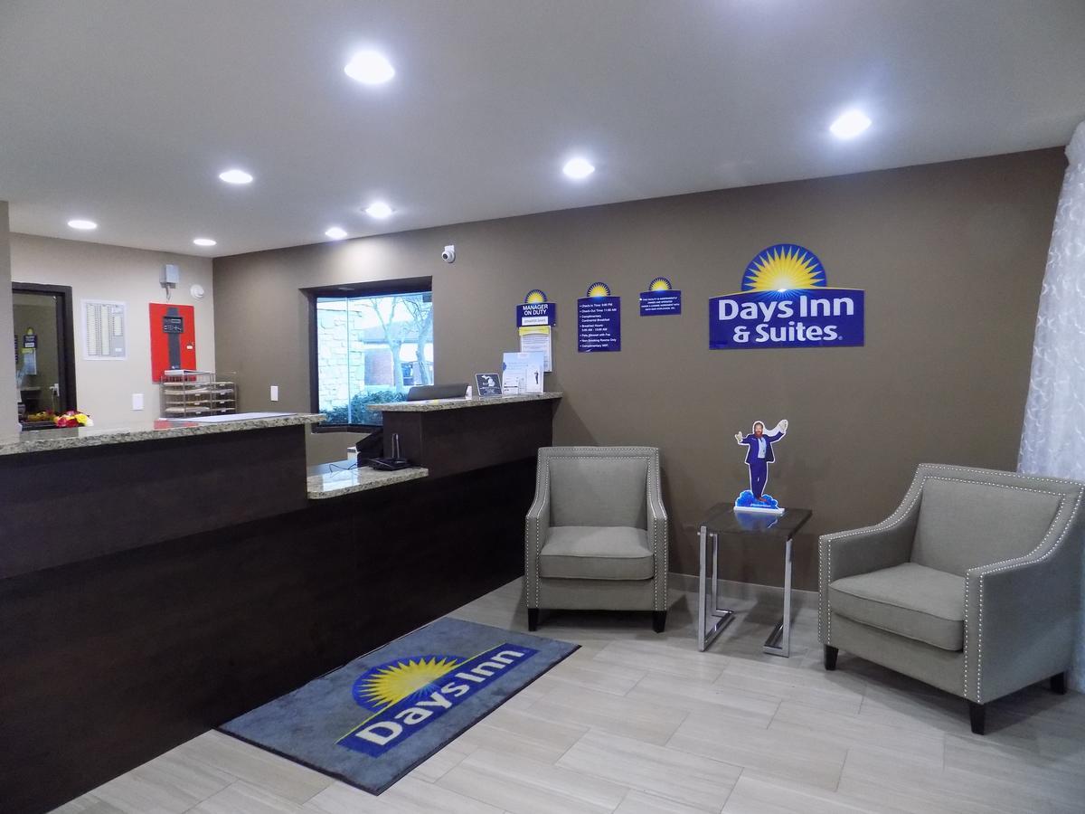 Days Inn & Suites By Wyndham Monroe Buitenkant foto