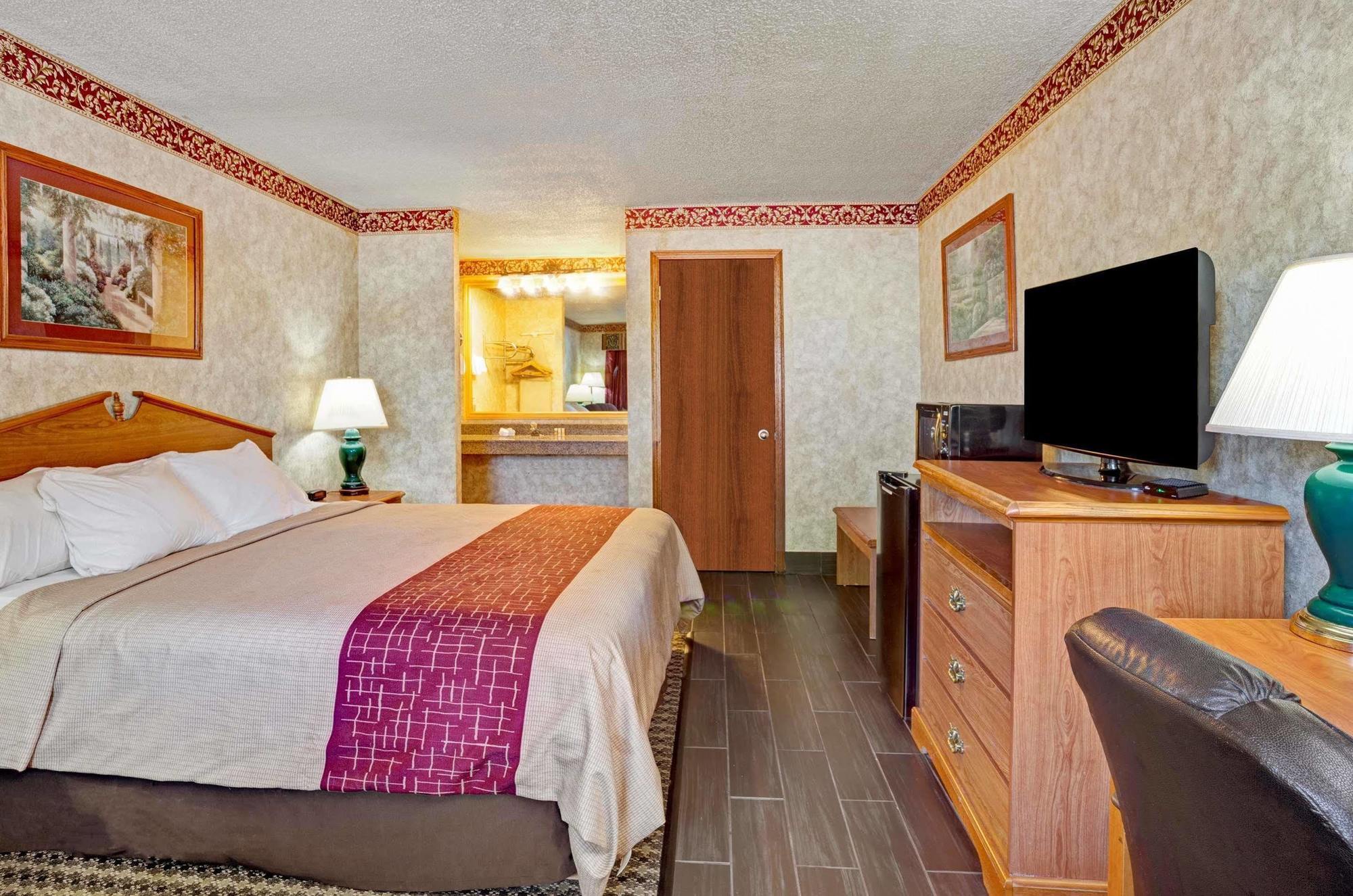 Days Inn & Suites By Wyndham Monroe Buitenkant foto