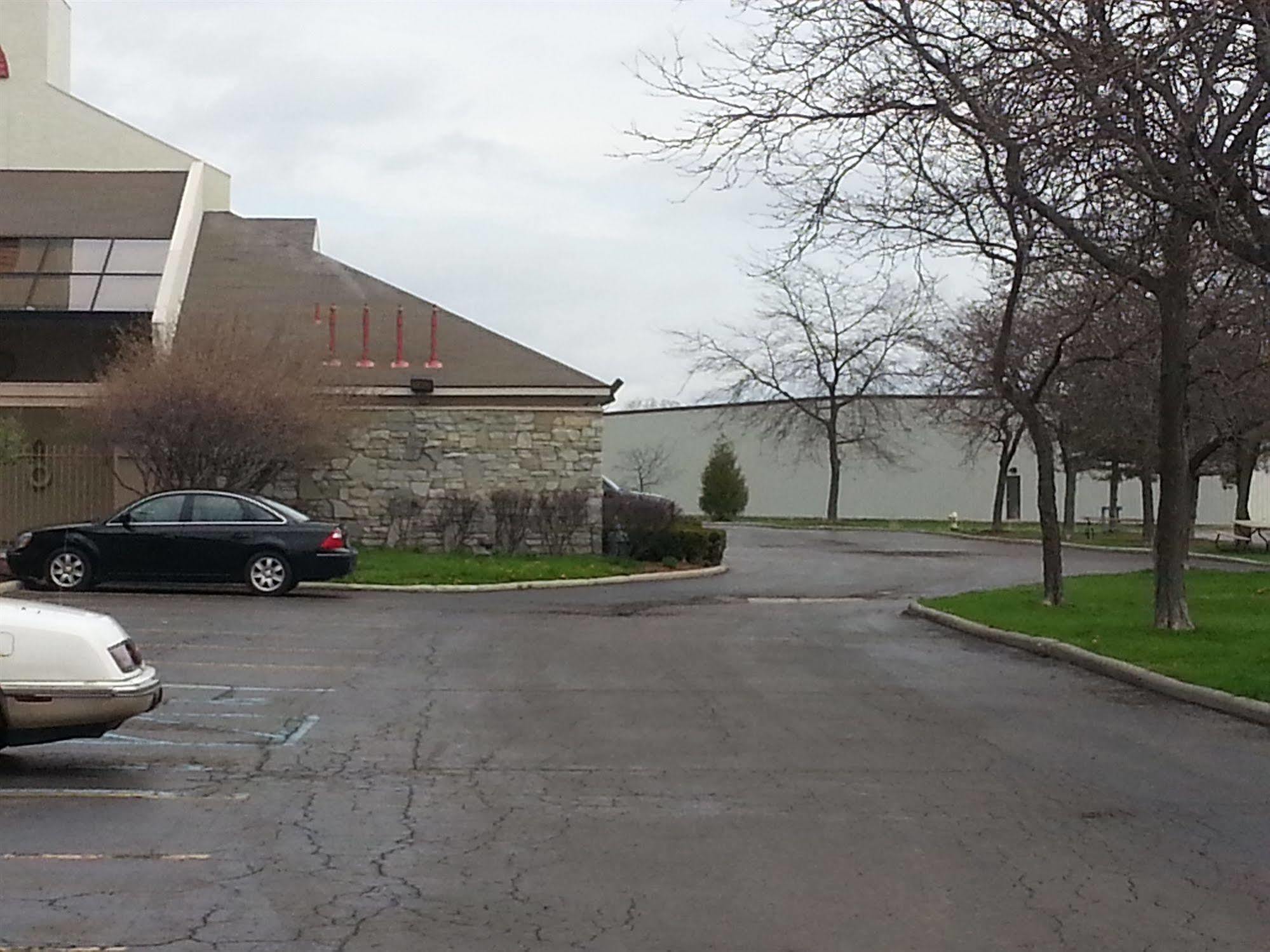 Days Inn & Suites By Wyndham Monroe Buitenkant foto